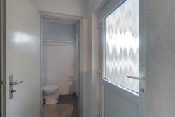 UG WC