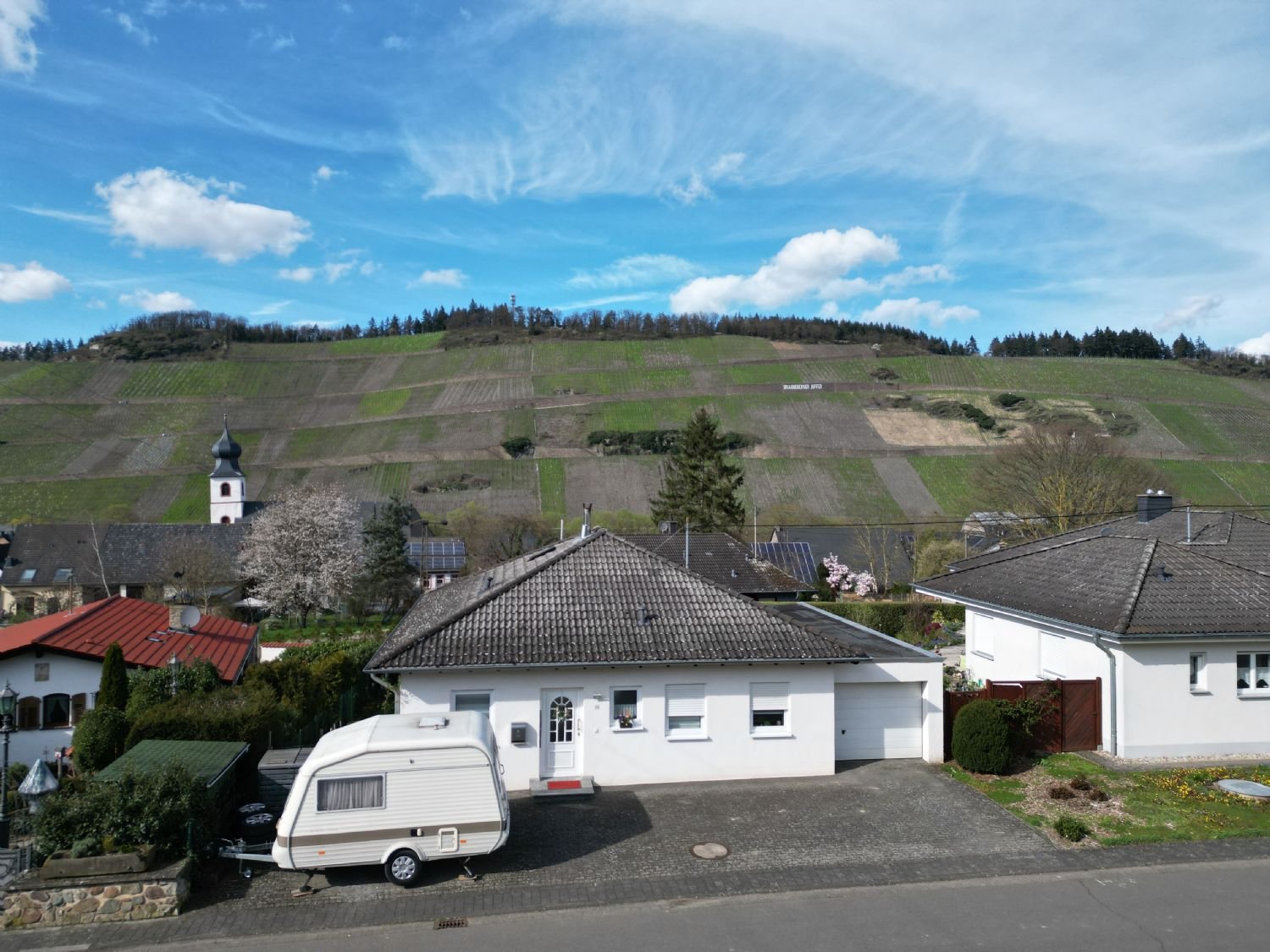 Straßenansicht Straßenansicht