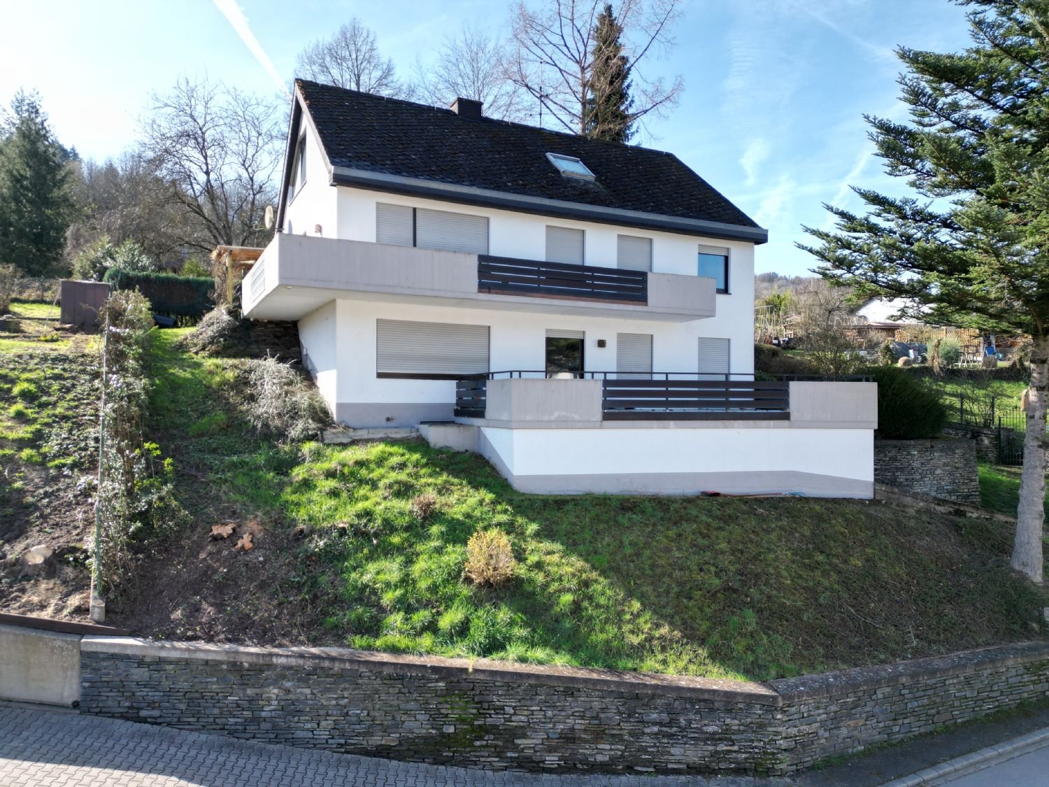 Straßenansicht Straßenansicht