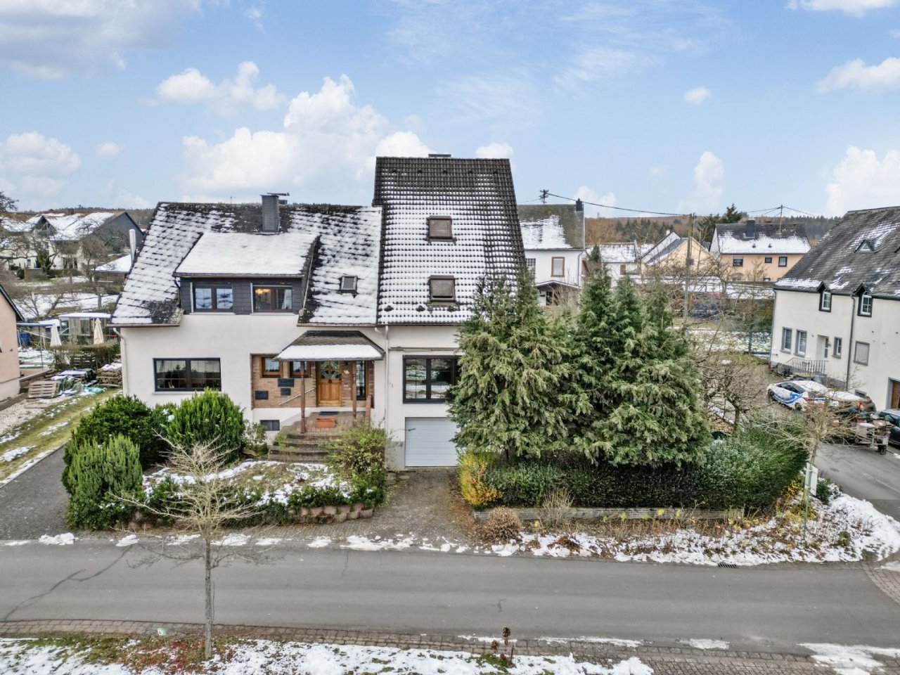 Straßenansicht Grundstück
