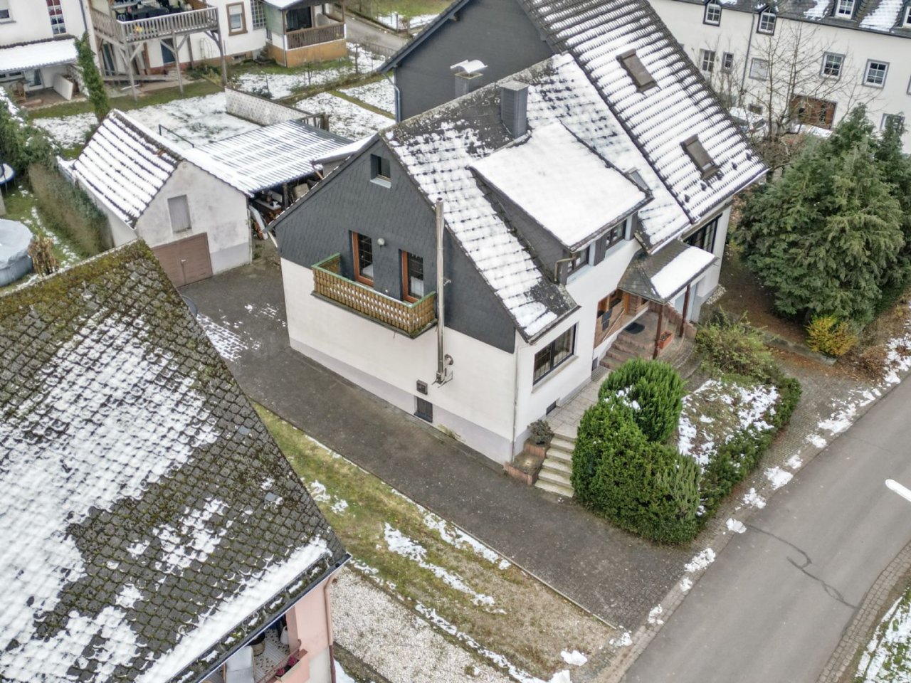 Auffahrt zum Hinterhaus