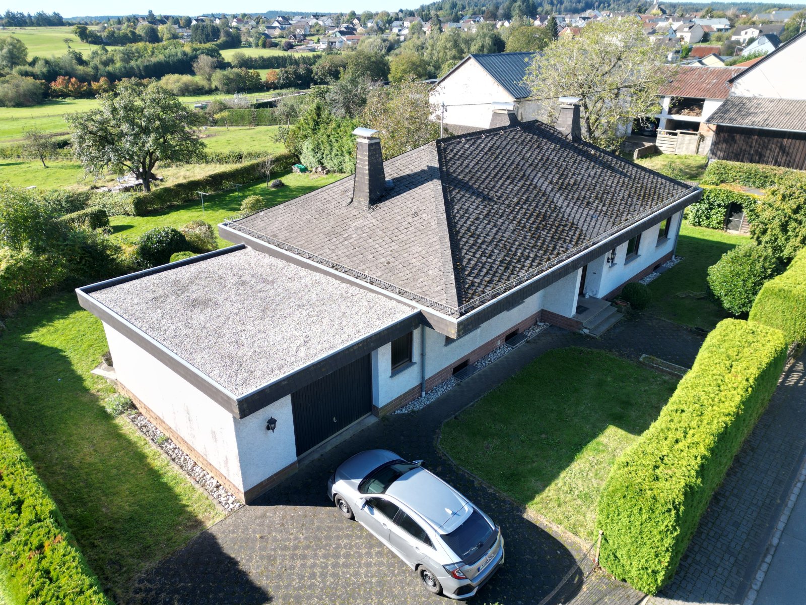 Garage und Stellplätze Garage und Stellplätze