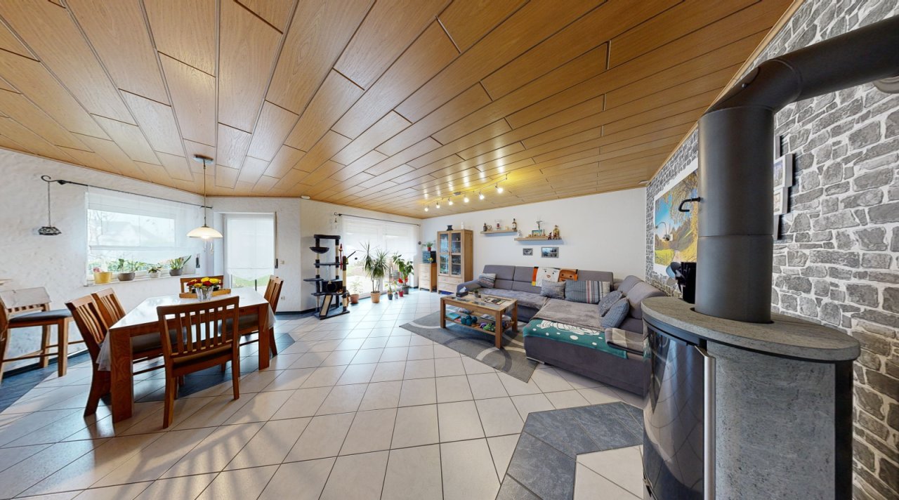 Wohnung 1: Wohn/Ess-Zimmer Wohnung 1: Wohn/Ess-Zimmer