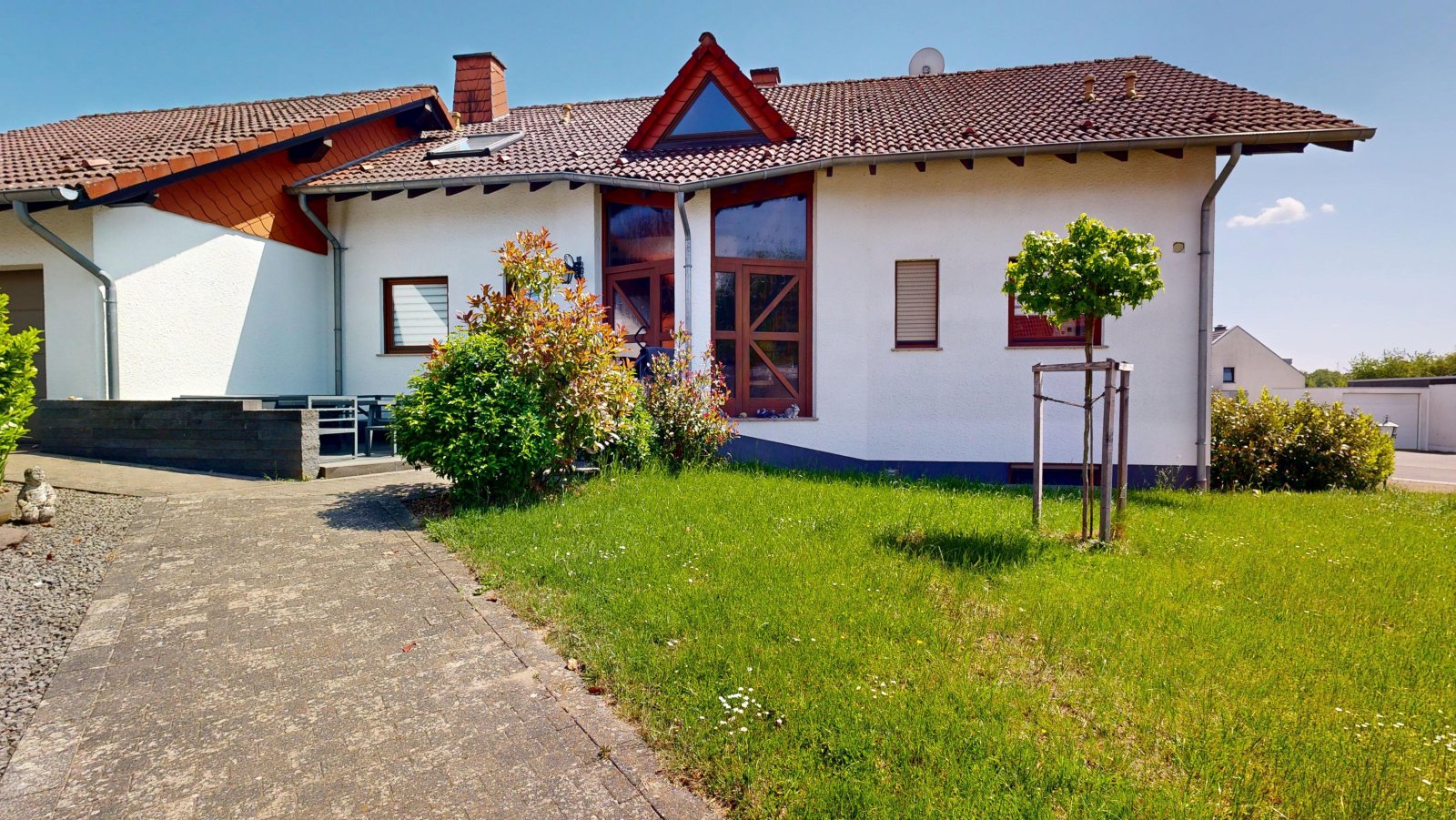 Straßenansicht Straßenansicht